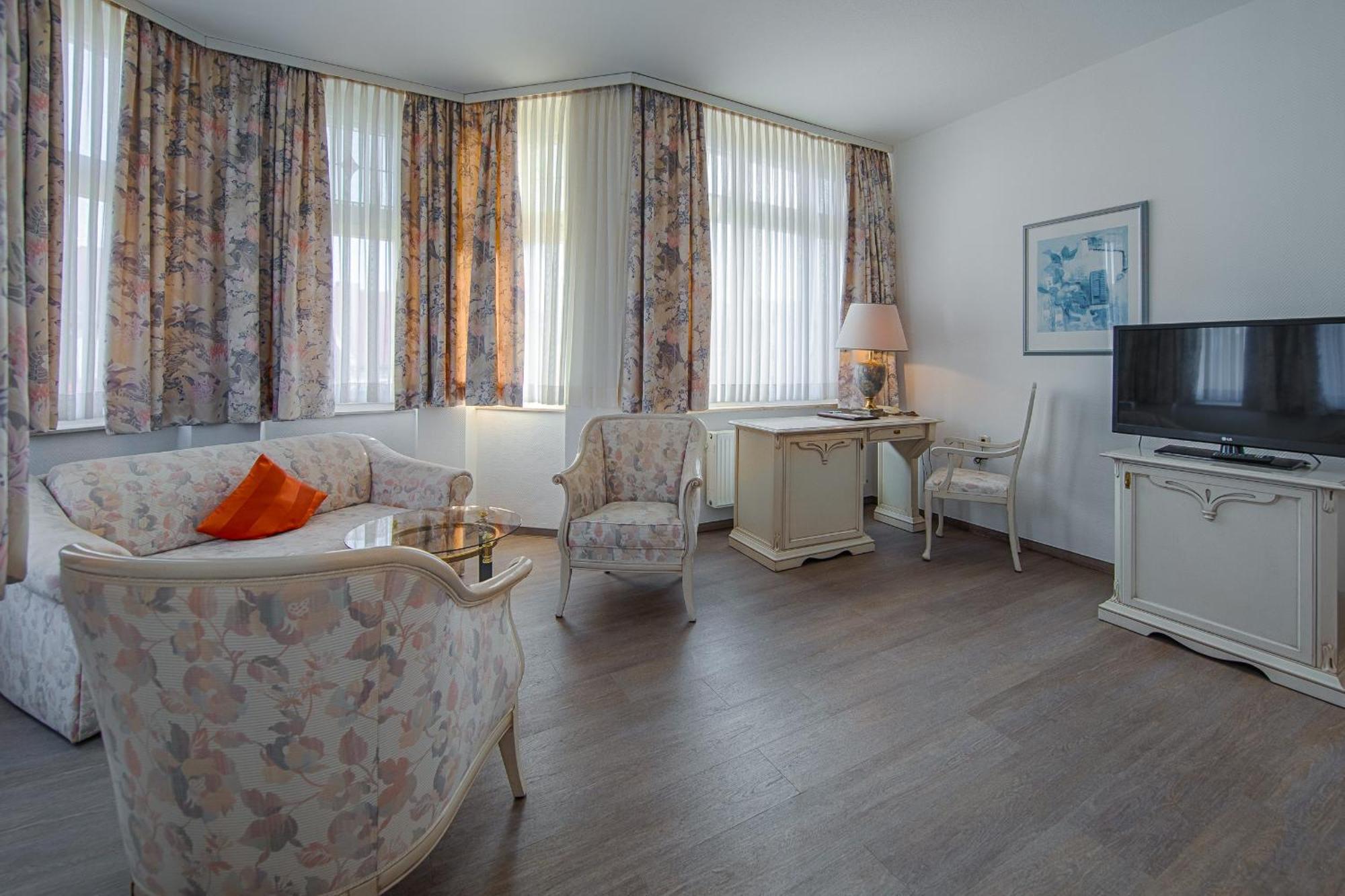 Hotel Fuersteneck ベルンブルク エクステリア 写真