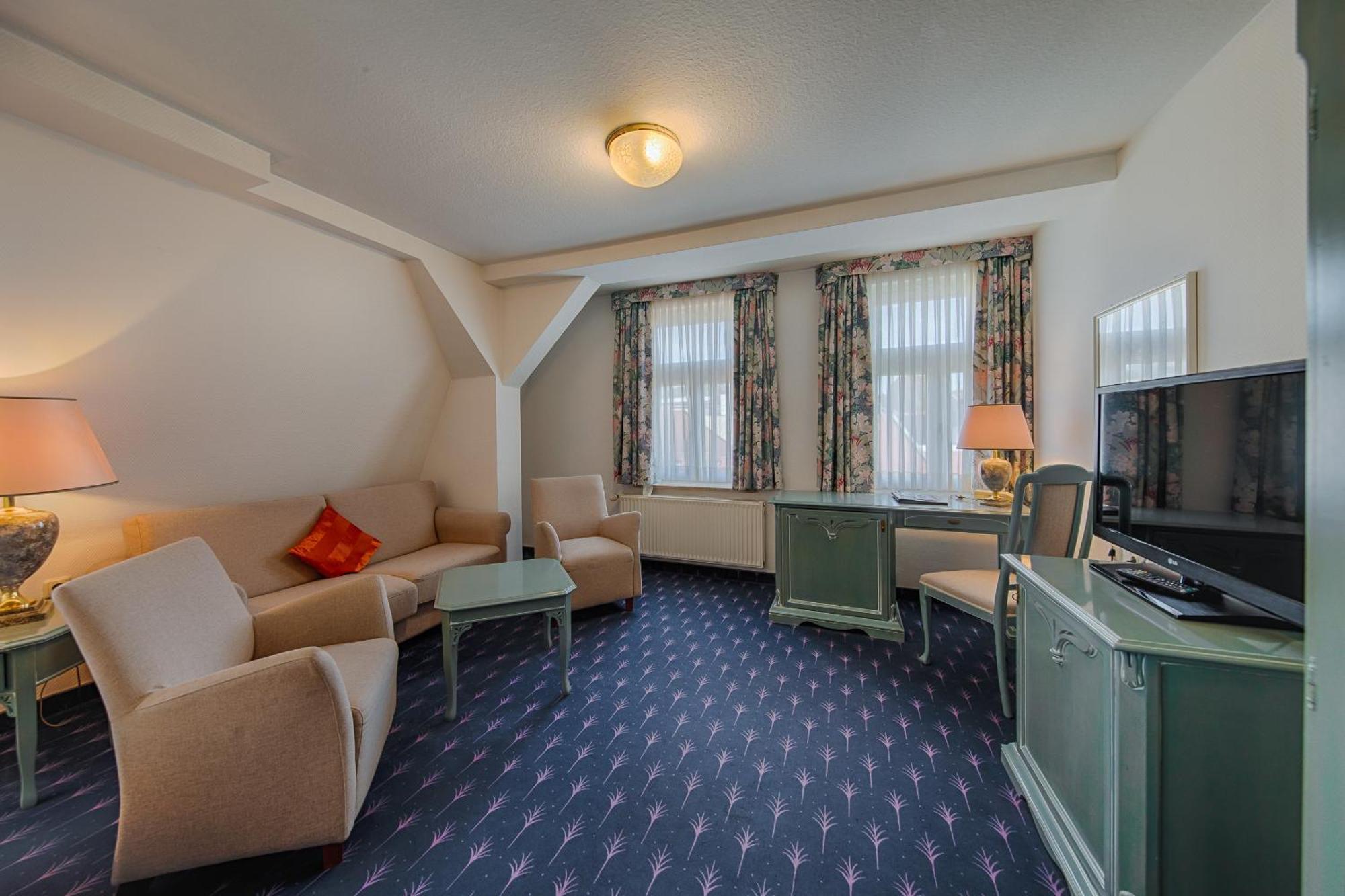 Hotel Fuersteneck ベルンブルク エクステリア 写真