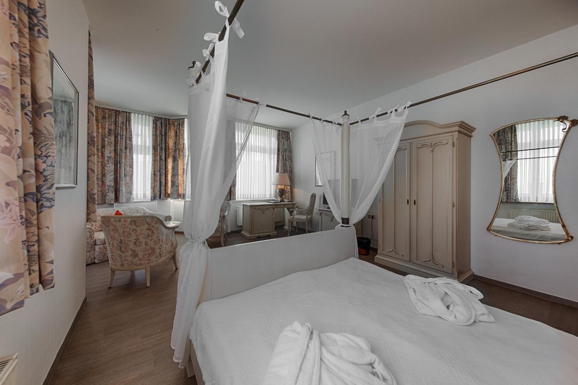 Hotel Fuersteneck ベルンブルク エクステリア 写真