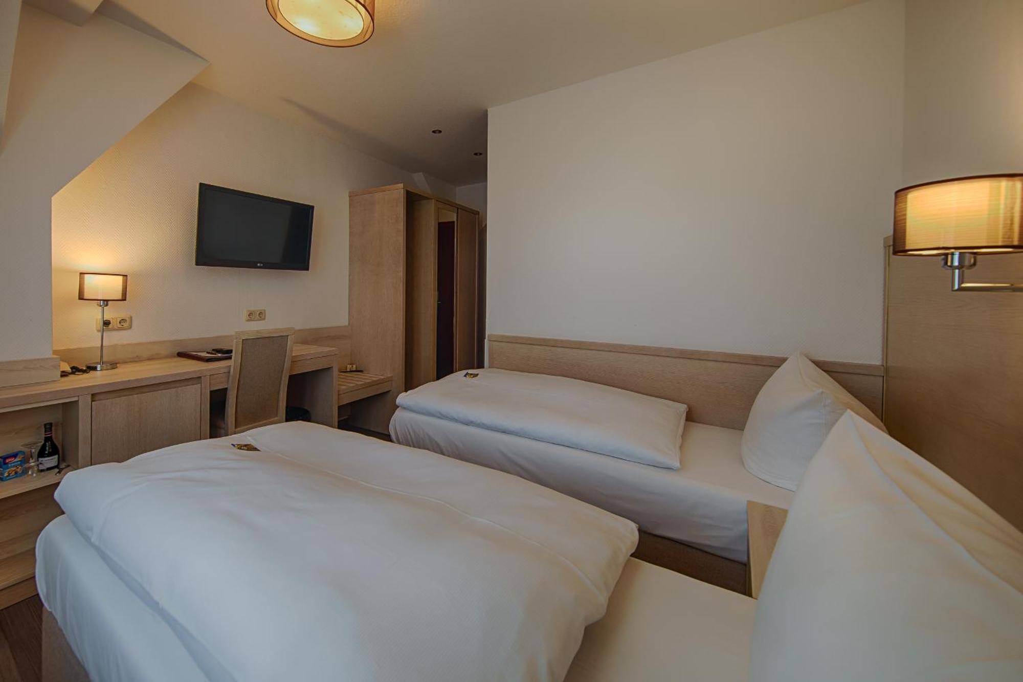 Hotel Fuersteneck ベルンブルク エクステリア 写真
