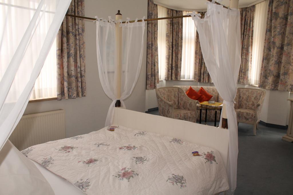 Hotel Fuersteneck ベルンブルク 部屋 写真