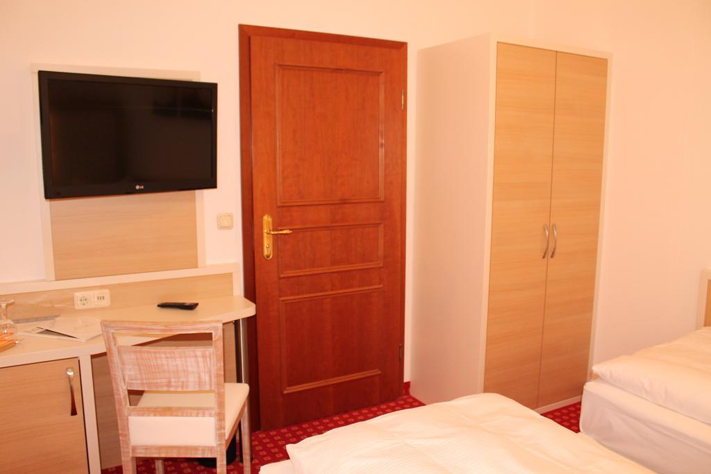 Hotel Fuersteneck ベルンブルク エクステリア 写真