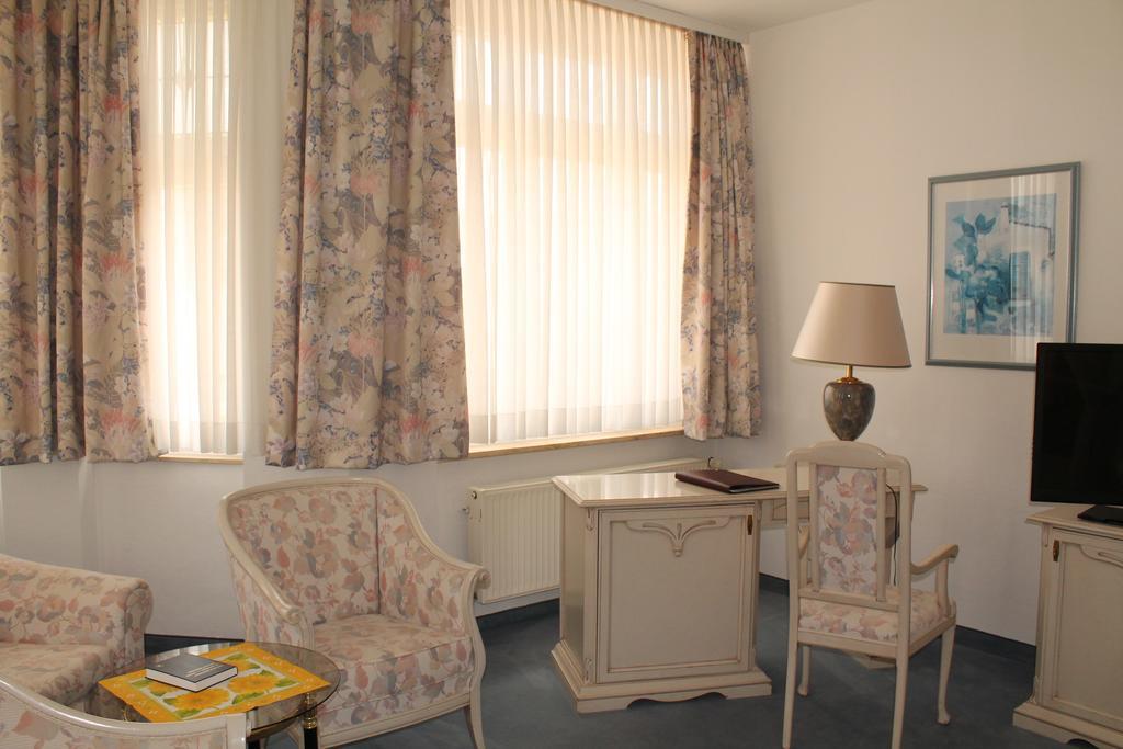 Hotel Fuersteneck ベルンブルク エクステリア 写真