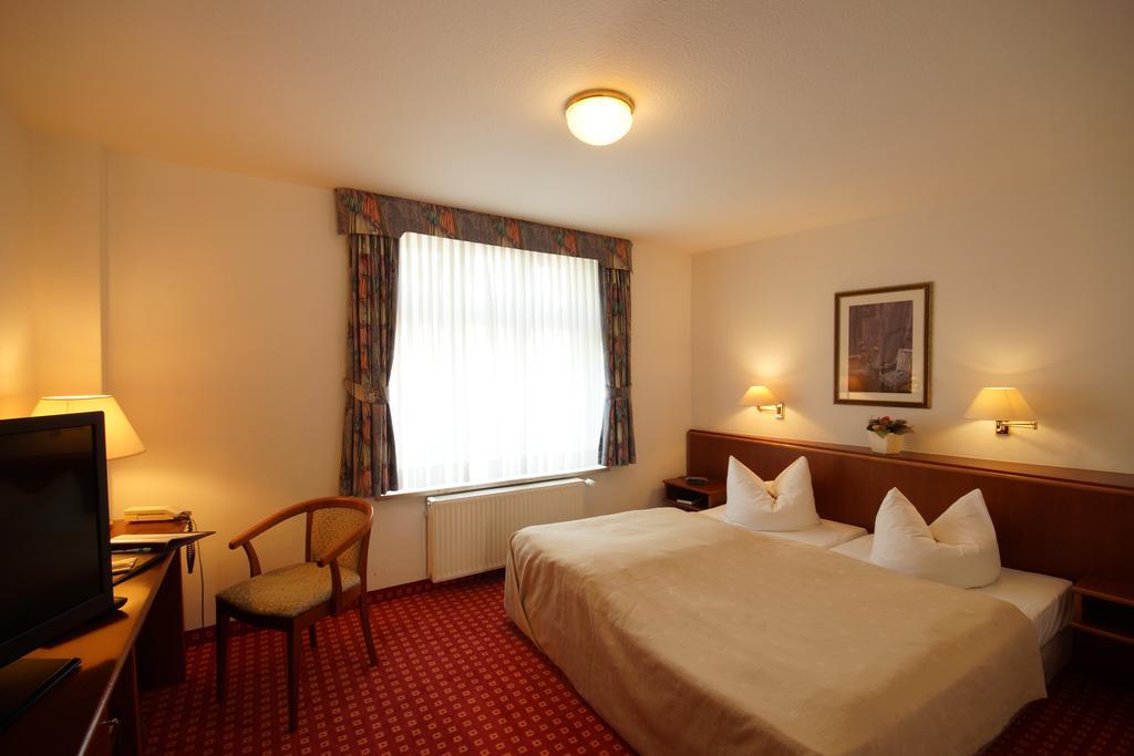 Hotel Fuersteneck ベルンブルク エクステリア 写真
